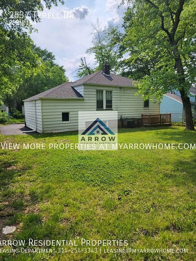 2537 Tyrell Dr. I 2 Bed 1 Bath with Garage — Photo 2