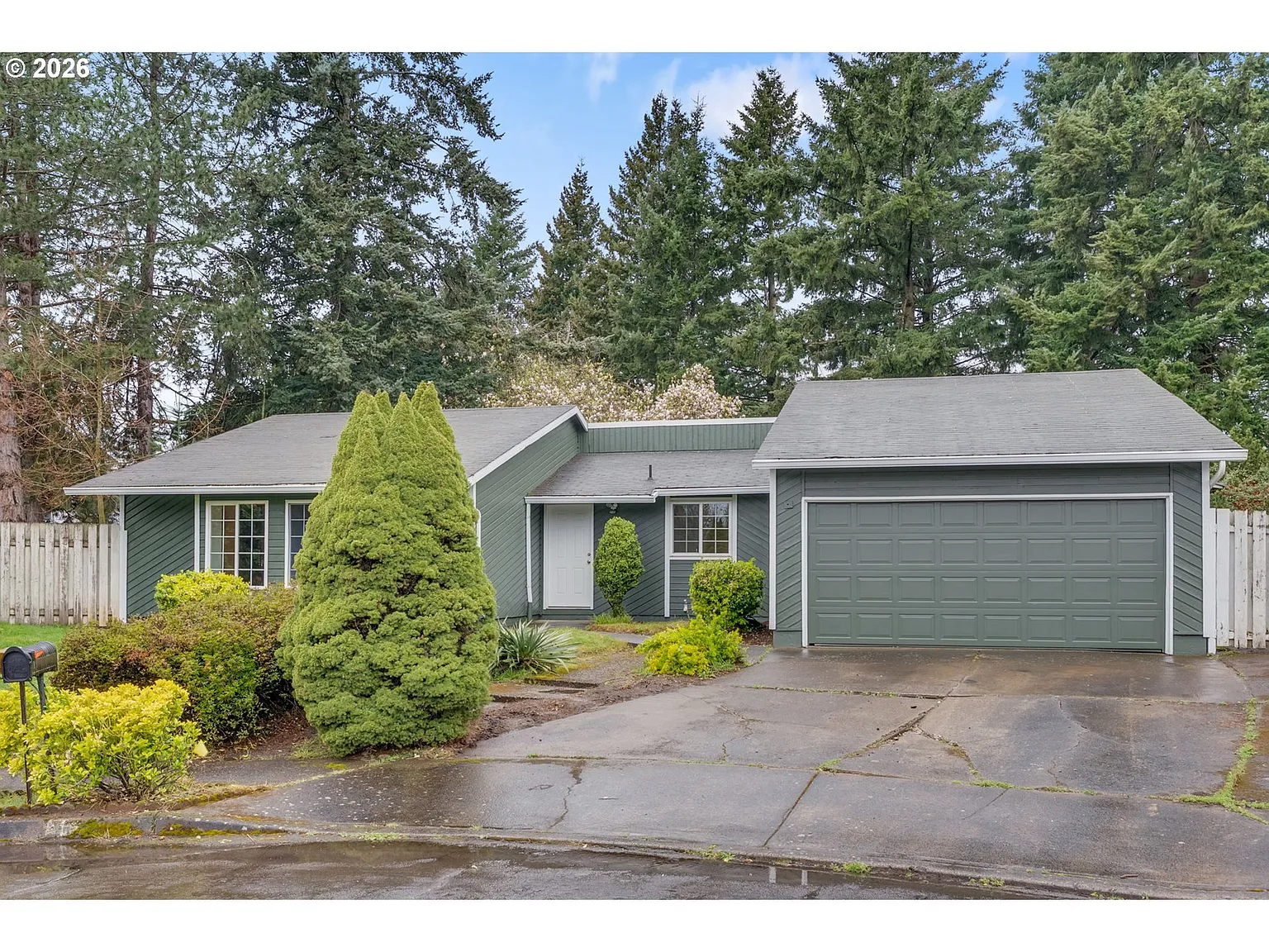 211 SW Royal Ct photo 1