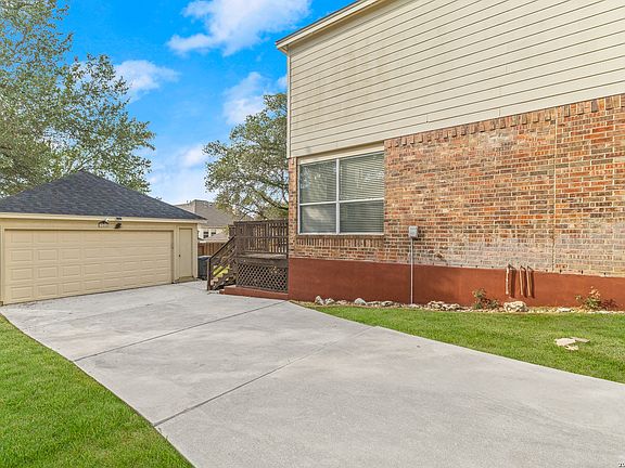 5th image of 718 Wildgrove Ln