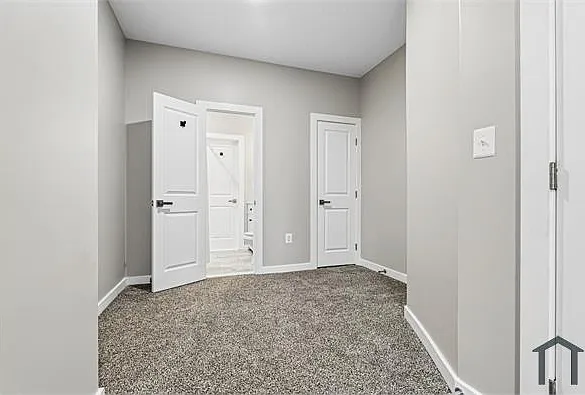 2906 Clifton Ave — Photo 13