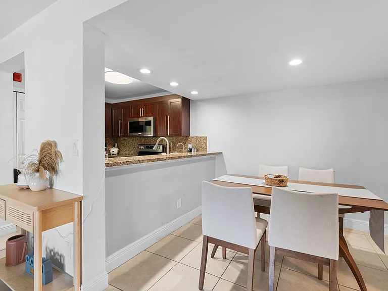161 Santa Clara Dr #10 — Photo 18