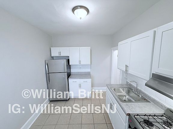 3rd image of 54 Linden Ave #402