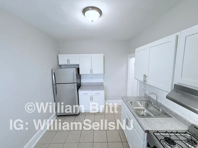 54 Linden Ave #402 — Photo 3