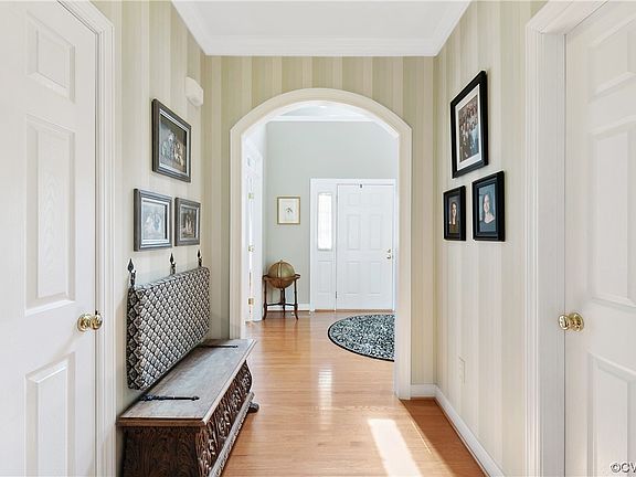 5th image of 6116 Onslow Ct