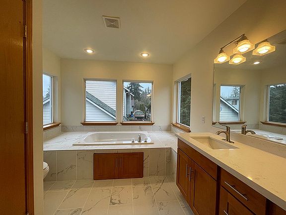 4th image of 1310 N 182nd Pl
