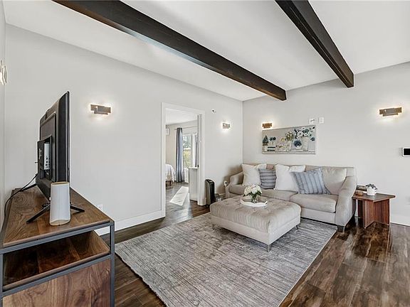 4th image of 2804 S Whitney Rd