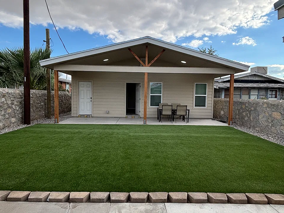 3607 Tularosa Ave #A
