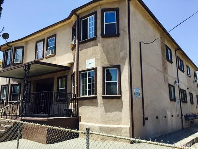 1st image of 727 Cornwell St