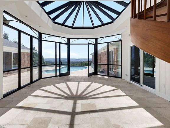 5th image of 312 N Crest Rd