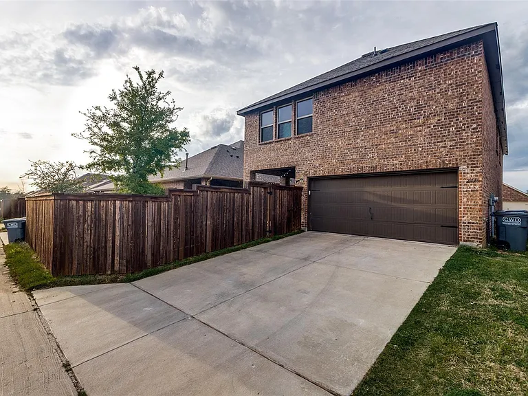 2416 Evening Stone Dr — Photo 25