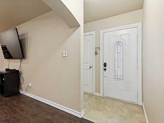 5th image of 625 Park Center Blvd