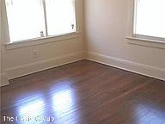 3rd image of 321 Lawn Ave