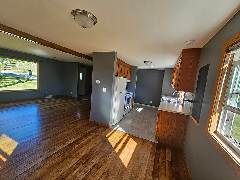 11450 Fancher Rd — Photo 3