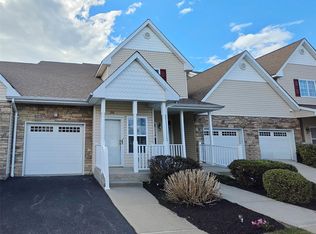26 Rose Ln, Mount Sinai, NY 11766