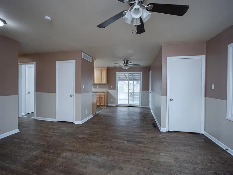 122 E Cleveland Ave — Photo 6