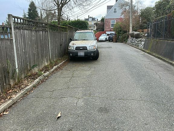 4th image of 28 Orchard Rd