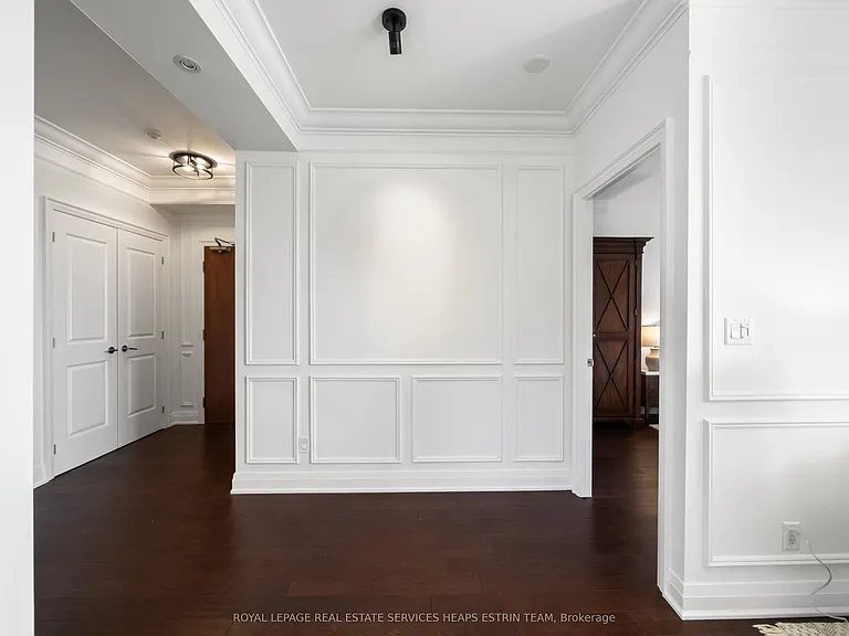 1430 Yonge St #509 — Photo 35