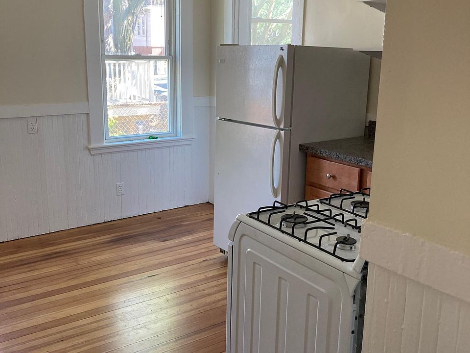 2nd image of 8 Stinson Ct #1