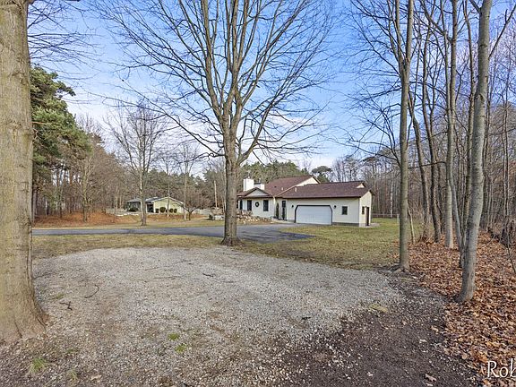 5th image of 11870 Long Lake Dr
