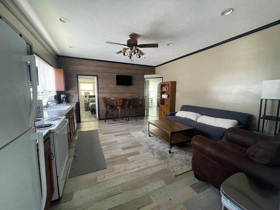 1st image of 3610 Lakeshore Dr