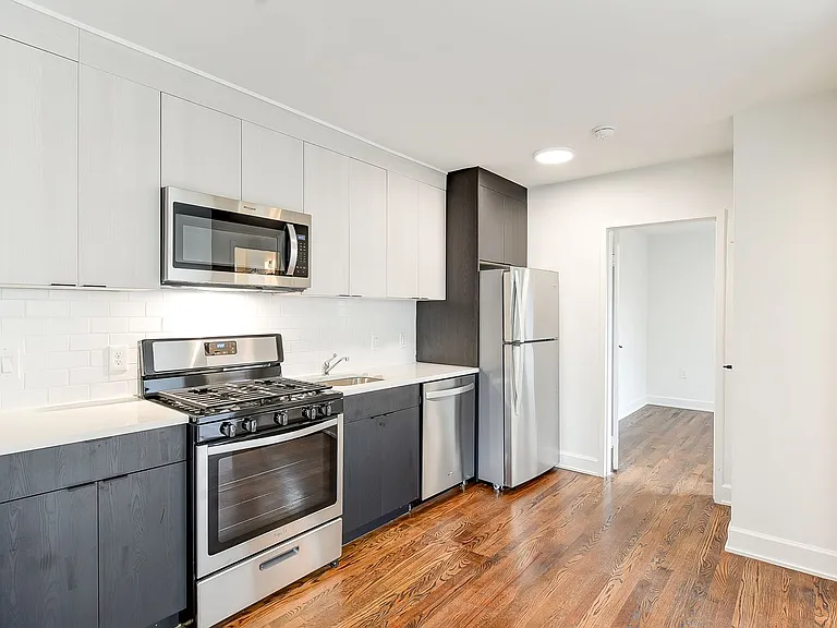 Elevated Northwest DC Living at The Pinnacle — Photo 42