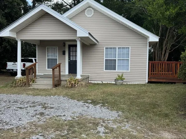 2709 Old Bay Springs Rd, Laurel, MS 39440