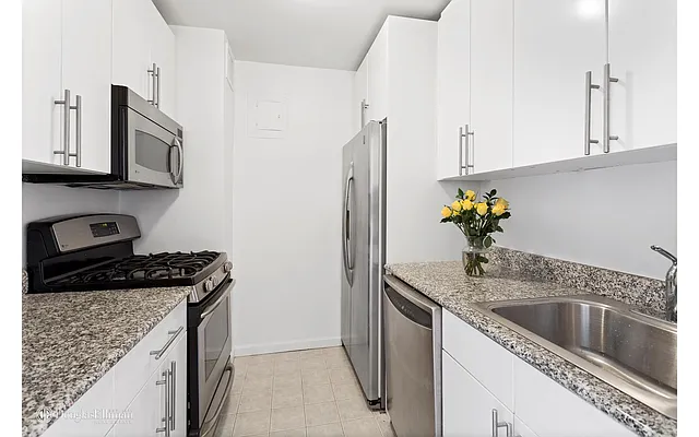 Sold by Douglas Elliman | media 10
