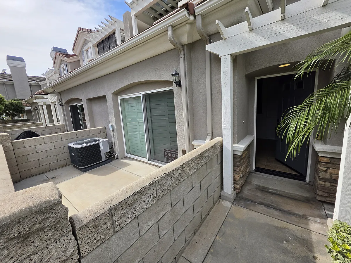 Building Photo - 7274 Rosemarie Ln