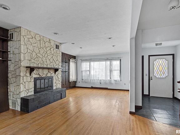 3rd image of 2709 16th St