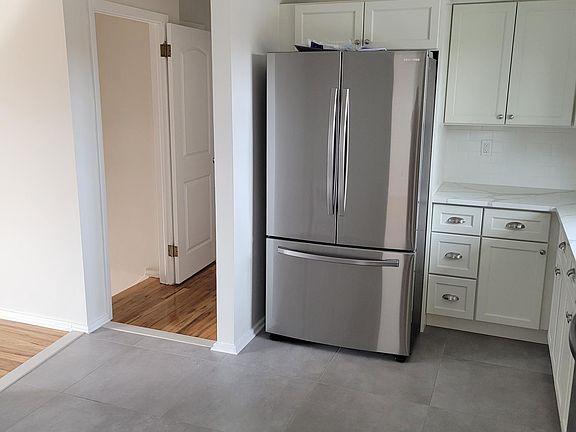 3rd image of 50 S Fulton St Floor 2