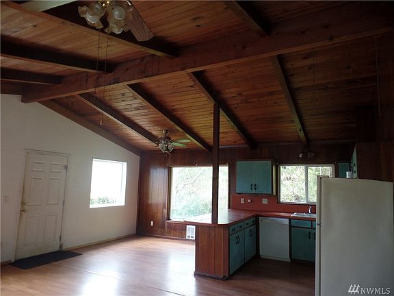 4th image of 761 Duck Lake Dr NE