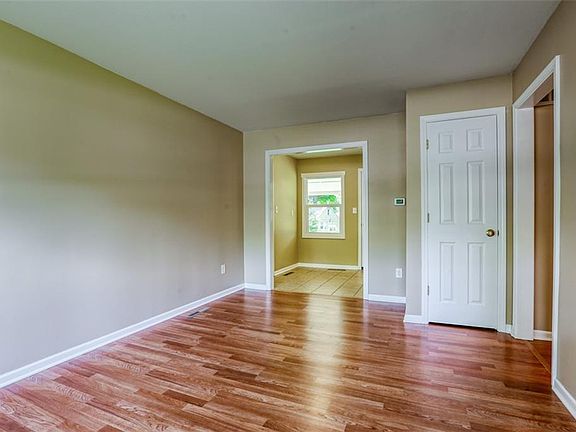 4th image of 5145 Alma St