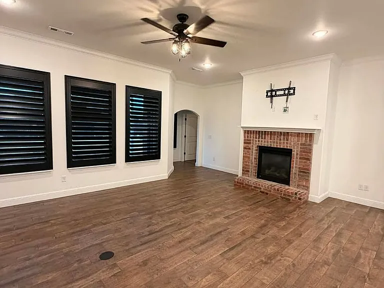 329 E Greystone Sq — Photo 9