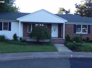 9 Porcaro Dr, Little Ferry, NJ 07643