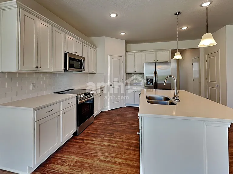 8300 Northpoint Dr — Photo 3