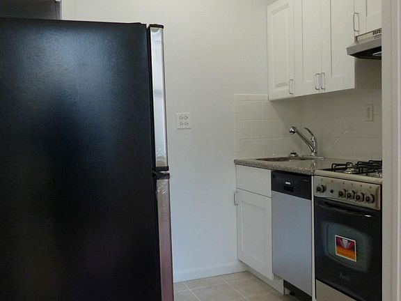 2nd image of 2020 Broadway APT 6D