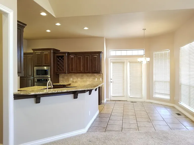 3341 Heritage Green Cir — Photo 14