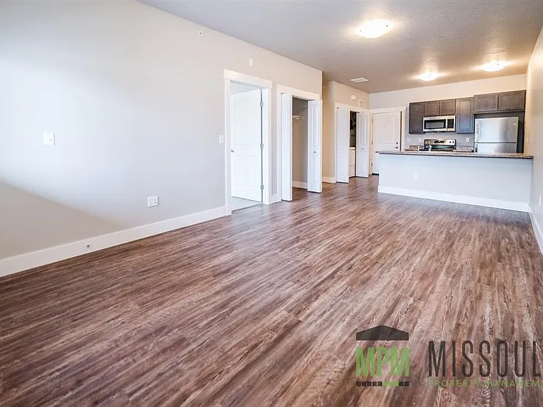 England Blvd. Apartments — Photo 5
