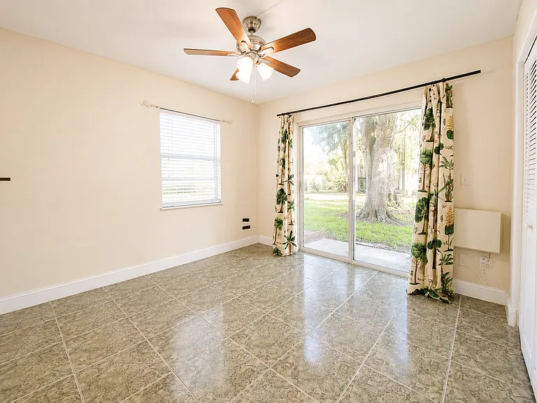 7126 Waterside Dr — Photo 22
