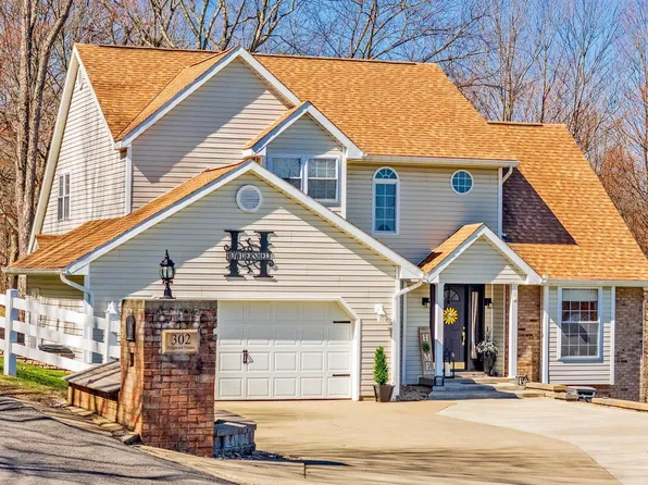 302 Holly Ln, Morgantown, WV 26508