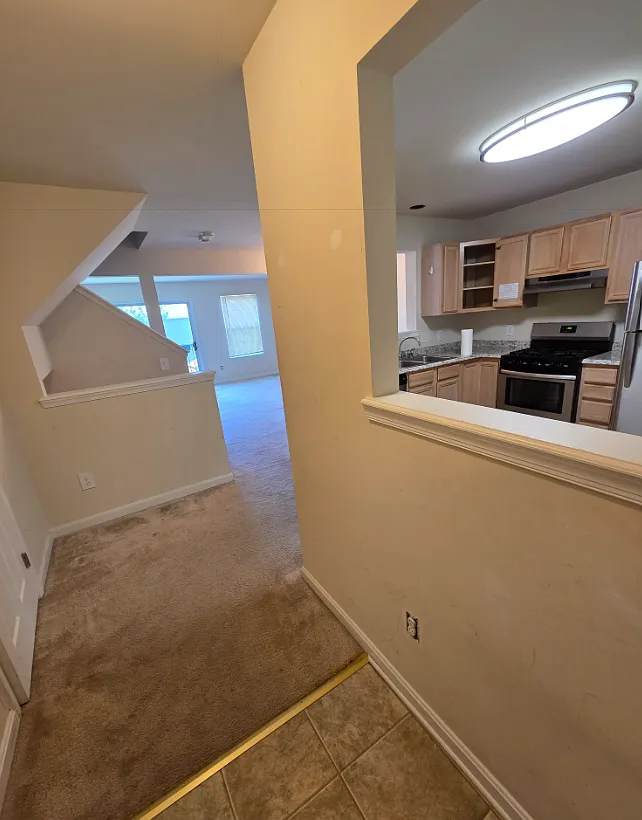 3 bed, 2.5 bath, 1320 sqft, $2,199 — Photo 3