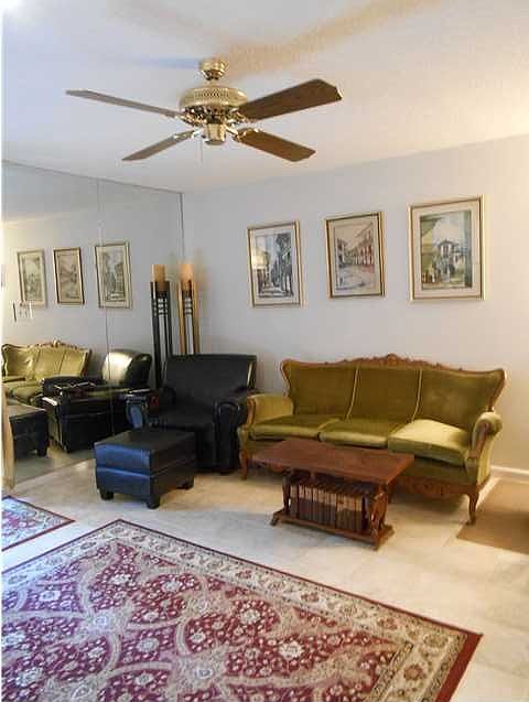 1st image of 2 Summer Oaks Dr
