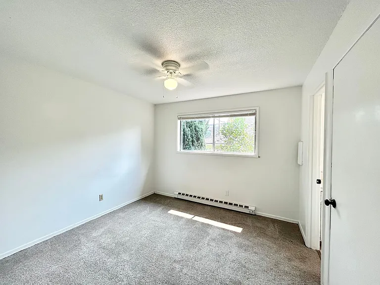 341-347 SE 30th Pl — Photo 18