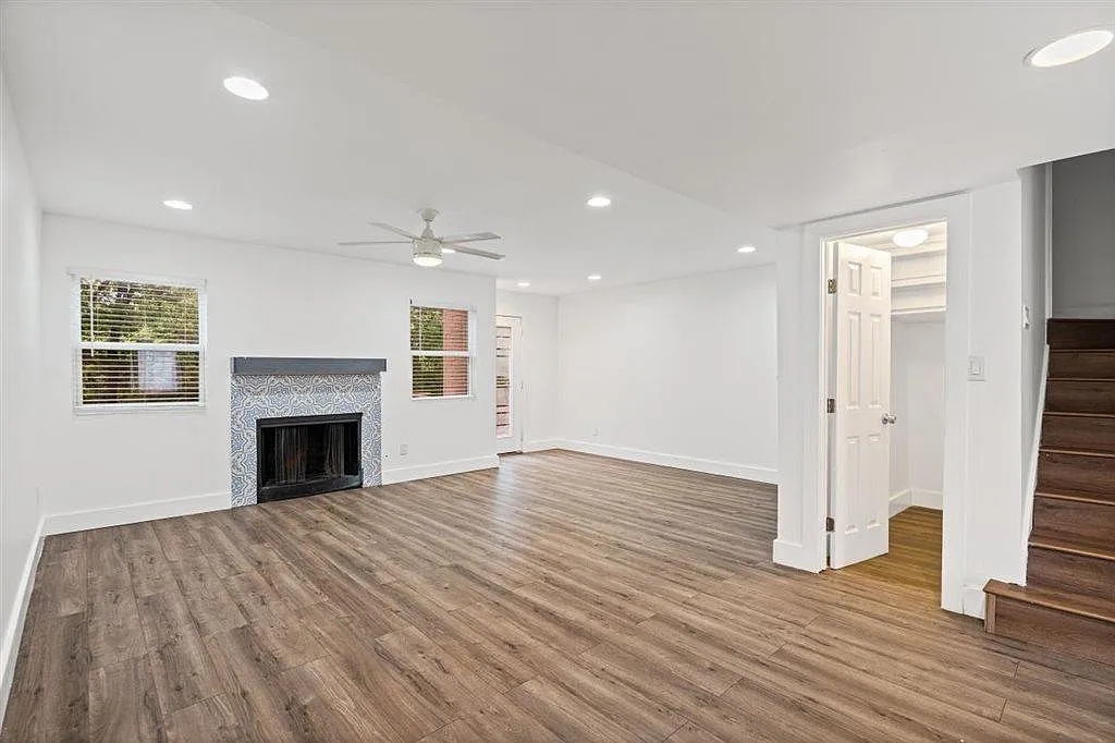 3 bed, 2.5 bath, 1239 sqft, $1,900 — Photo 4
