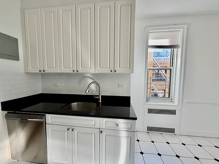 40 Shore Blvd #5H — Photo 17
