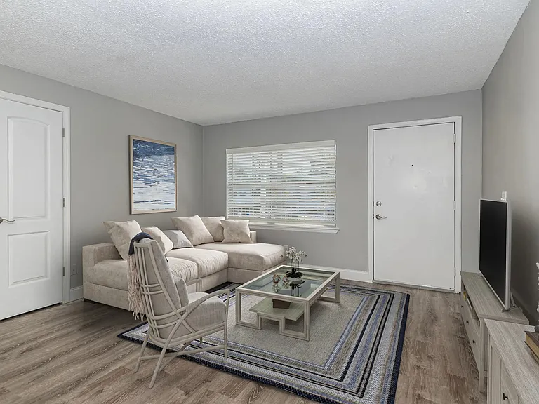 Seaside Apartments — Photo 16