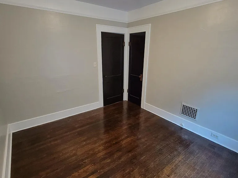 915 2nd St #2 — Photo 8