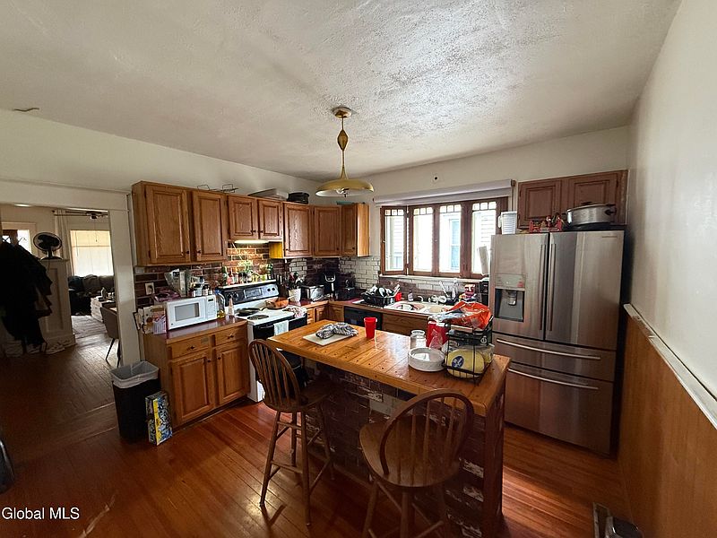 3rd image of 232 3rd Street