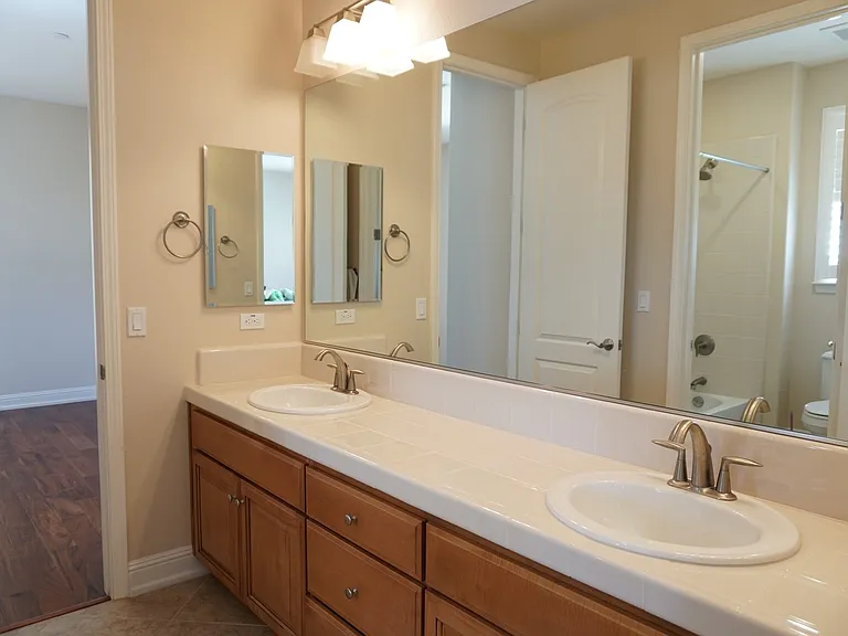 18261 Bautista Cir — Photo 7