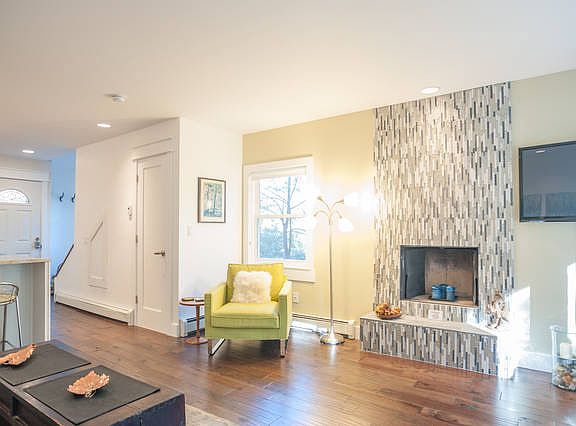 2nd image of 350 Arapahoe Ave APT 1